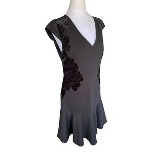 Mika Mindel Black Cap Sleeve Velvet Appliqué Dress Women Medium